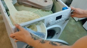 ?Как снять бак на стиральной машине Hotpoint Ariston❓?