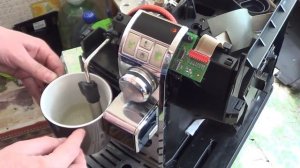 Saeco syntia HD8833 нет пара, ремонт помпы, чистка