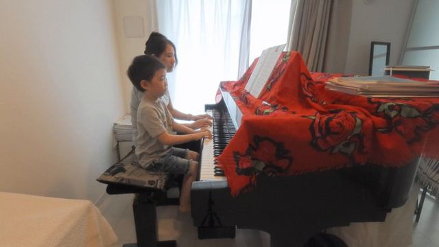 Aiden Plays "Russian Folk Dance" смотреть онлайн