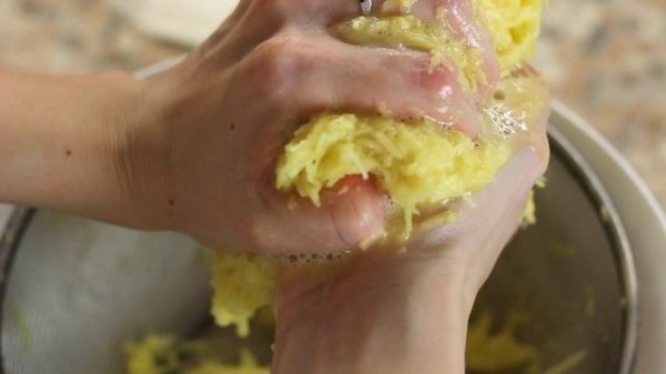 КАК ПРИГОТОВИТЬ ДРАНИКИ ИЗ КАРТОШКИ?! Дранники картофельные!