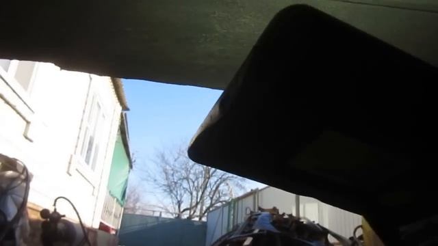 Ни клейте вибру на ржавый металл.Иначе вас ждёт тоже самое. смотреть онлайн