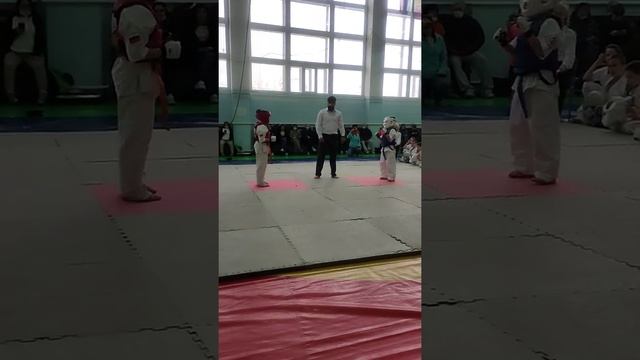 детишки резвятся- Свиридюк Назар 