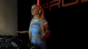 Bella Kri - Live  Melodic Techno & Progressive House.mp4