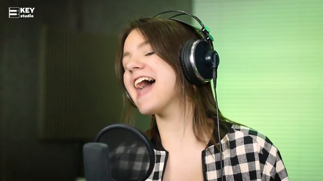 Даша Животягина - Последний звонок смотреть онлайн