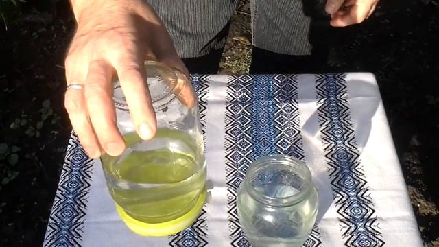 Многоразовая крышка для герметизации банок с резьбой и без резьбы.