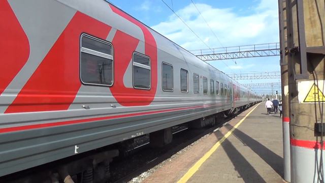 ЭП1М-620 с фирменным поездом, ст.Сарапул