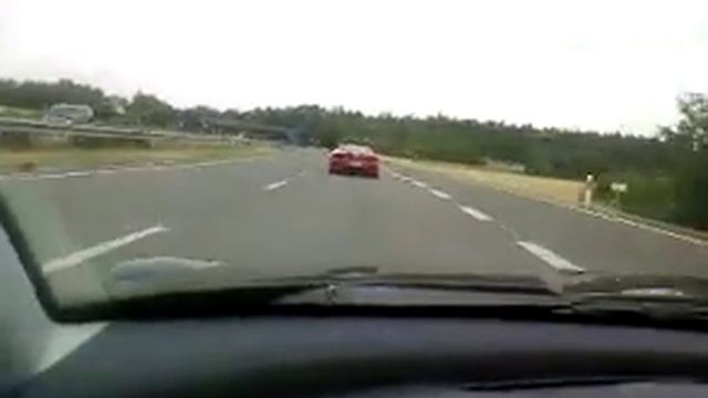Mazda RX-8 vs Ferrari F430 смотреть онлайн