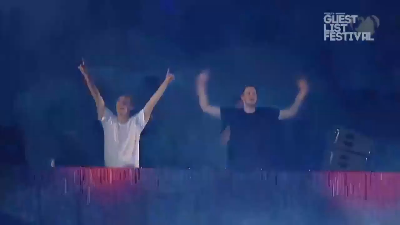 Groove Coverage - God Is A Girl (W&W Remix) LIVE 2017 смотреть онлайн