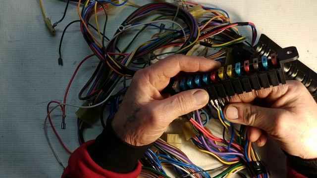 Делааем из автомобиля ВАЗ-2101 современный супер автомобиль по автоэлектрике смотреть онлайн