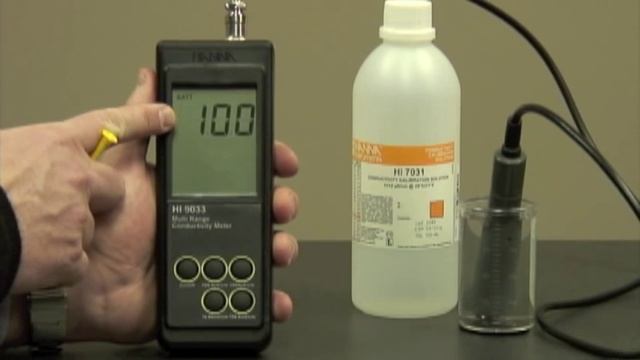 HI 9033 Multi-Range Conductivity Meter