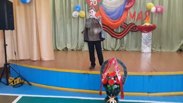 эх дороги, поет Рома, кружок "песня в моем сердце" смотреть онлайн