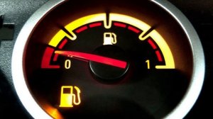 Сколько проедет машина после того как загорелась лампочка топлива? Как доехать до заправки