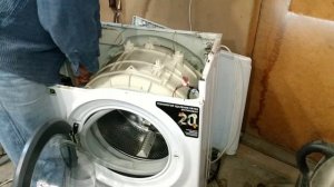 как разобрать стиральную машину Hotpoint Ariston