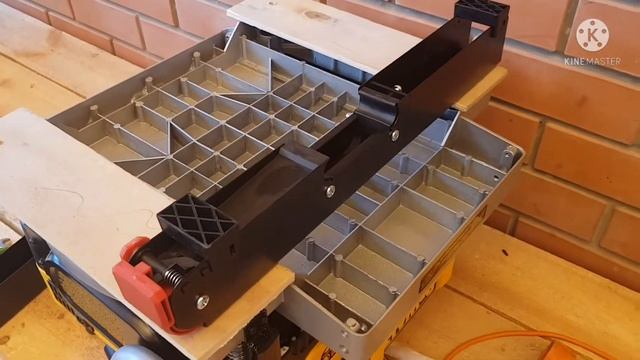 крепление рейсмуса DeWALT 735 к столу Metabo KSU 401 4 сентября 2021 г.