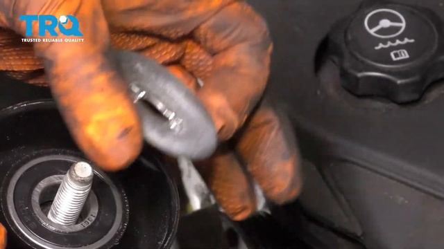 How to Replace Serpentine Belt Flat Idler Pulley 2007-2009 Saturn Aura смотреть онлайн