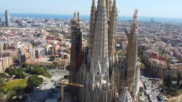 Храм Святого Семейства. Барселона, Испания. смотреть онлайн
