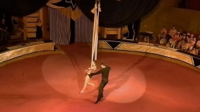 воздушные гимнасты Катя Рудик и Женя Гавриленко, "Танго" смотреть онлайн
