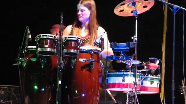 Meg Thomas - "Conga Thing" solo смотреть онлайн