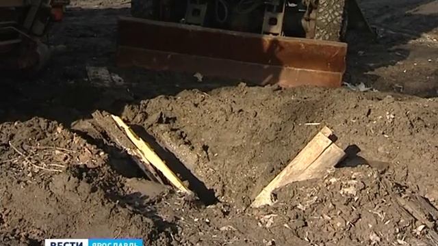 Во Фрунзенском районе в грязной каше утонул мусоровоз смотреть онлайн
