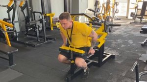 Жим сидя на трицепс в трицепс-машине