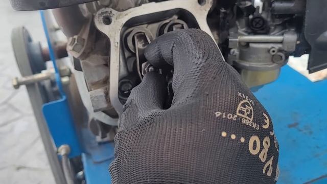 Easter Friday with a Honda GX160 (5.5hp) sounds like carb issue, turns out to be valves, lock nut. смотреть онлайн