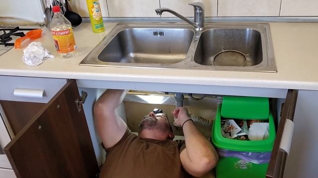 Дырка (трещина) в Кухонной МОЙКЕ! Как отремонтировать раковину за 2 минуты! смотреть онлайн