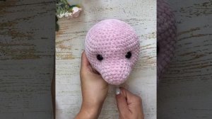 Утяжка глаз вязаной игрушки.