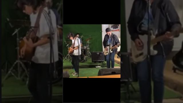 Acer Mike Buwan guitar solo - random gig смотреть онлайн