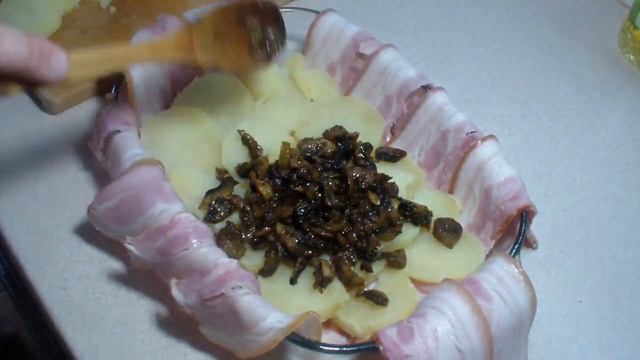 Картофельно - беконный пирог // Potato and bacon pie смотреть онлайн