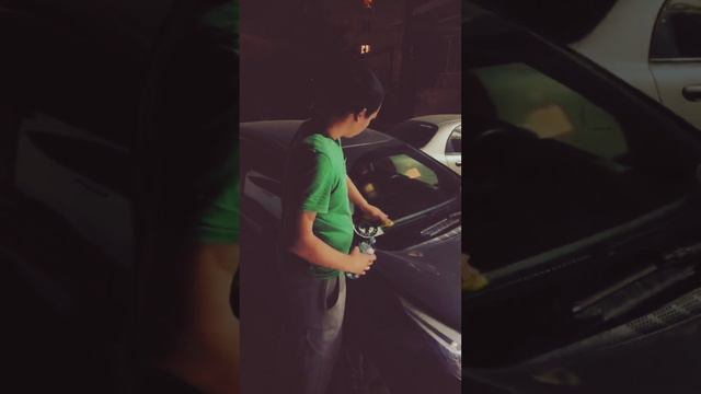 Мигрант плюнул на логотип Русская Община смотреть онлайн