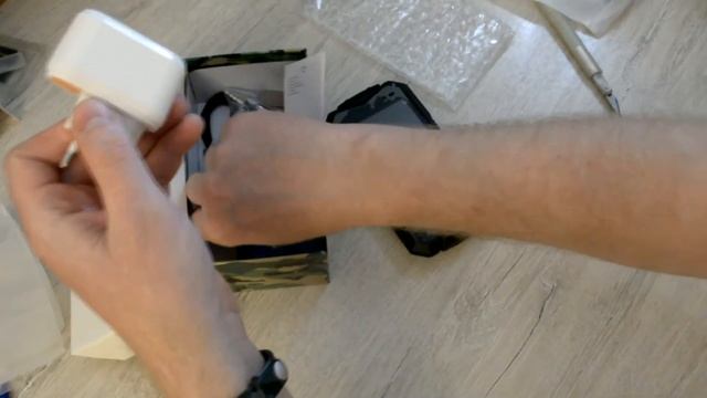 Недорогой противоударный смартфон Oeina Submarine XP7700 смотреть онлайн