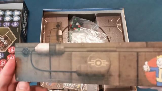 Распаковка настольной игры Fallout смотреть онлайн