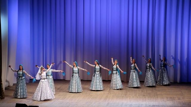 МИРЗАИ-ВОГЗАЛЫ азербайджанский девичий танец / АЛАН ансамбль танца (Владикавказ) смотреть онлайн