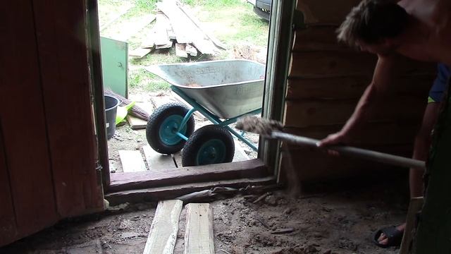 Художник в деревне строит ванную комнату - На солнечный участок ворвалась стройка смотреть онлайн