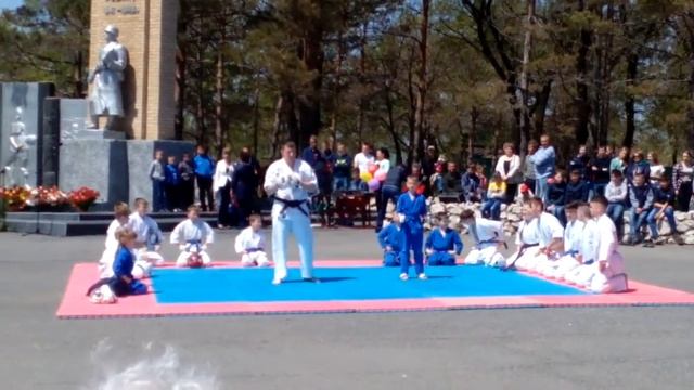 Команда Егорова Егора,день победы в Хороле,с тренером Альберт Алексадрович смотреть онлайн