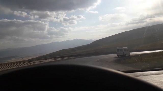 Спуск перевала Тоо-Ашуу смотреть онлайн