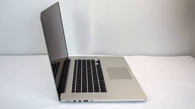 15" Apple MacBook Pro Retina (2015, AMD Graphics) Review смотреть онлайн