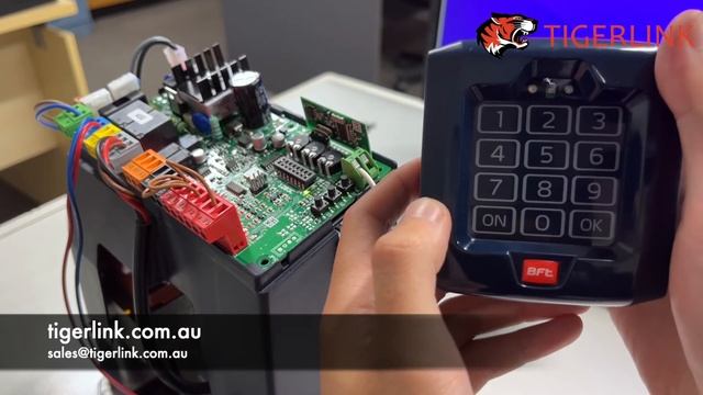 TIGERLINK: How to change passcode and pair BFT Wireless Keypad to your motor смотреть онлайн