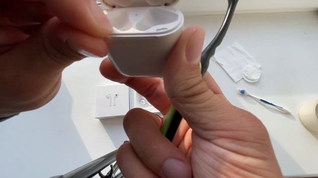 Чистка AirPods в домашних условиях. смотреть онлайн