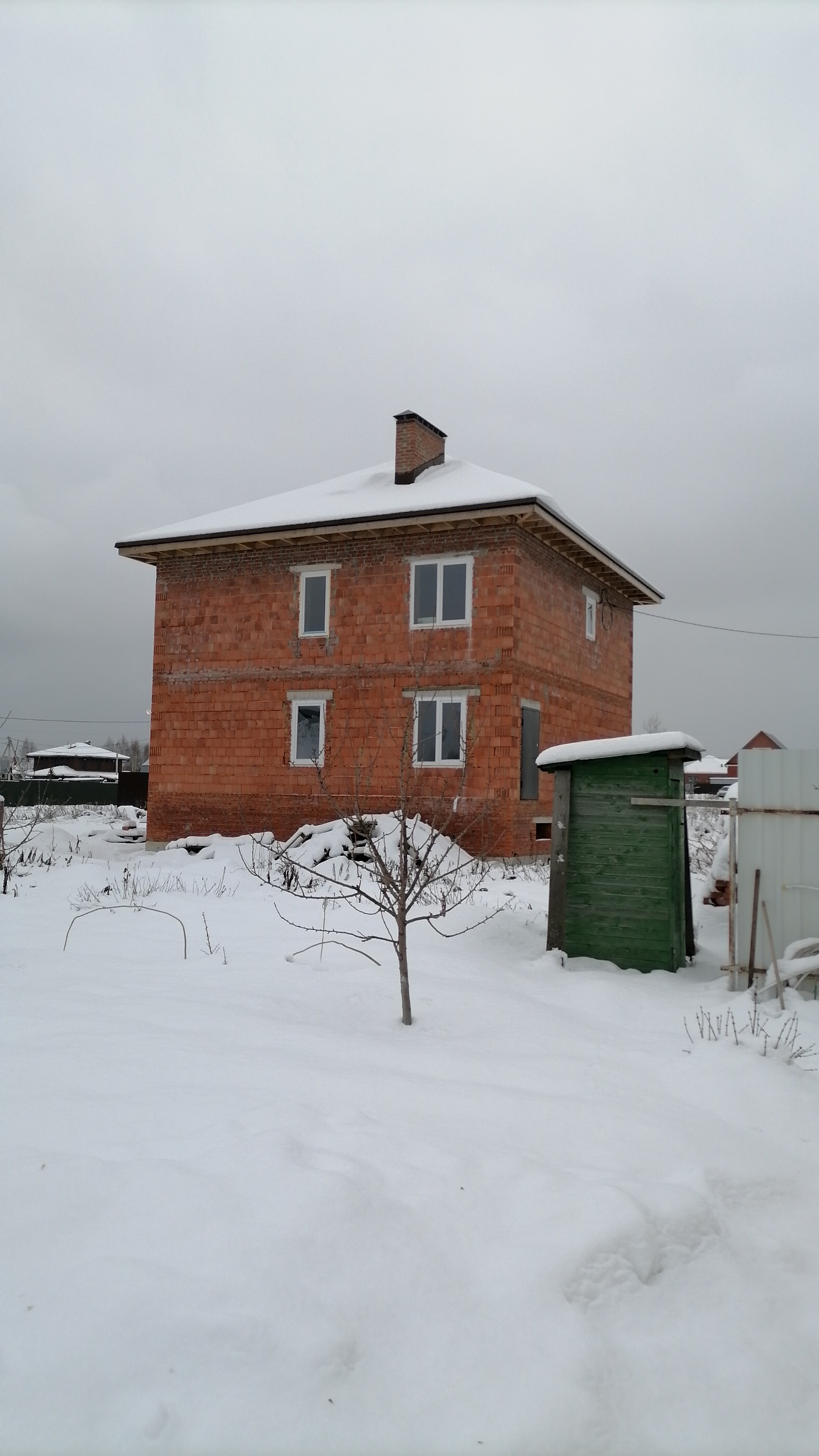 Кирпичные простенки в будущей ванной комнате, и планы по уменьшению величины оконного проема смотреть онлайн