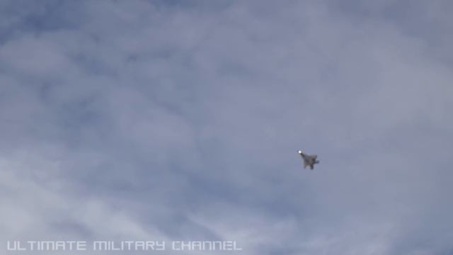 Awesome Airshow: AV-8B Harrier IIs, F-22 Raptors, Apaches, Chinooks, And More смотреть онлайн