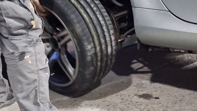 Changing wheels on Mercedes-Benz SLK R171 from 17" to 18"" AMG смотреть онлайн