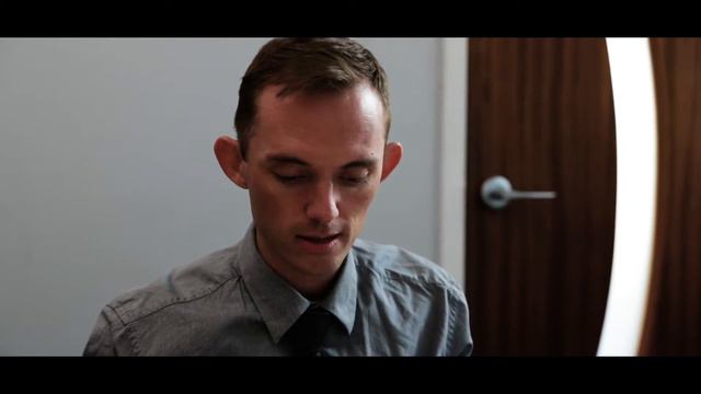 FLEABAG- Leah Donovan & Mark Dessaix смотреть онлайн