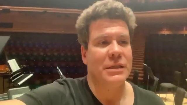 Передаю привет и эстафету из Барбикан Холла в Лондоне в зал Зарядье в Москве смотреть онлайн