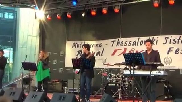 Nea Vradia at festival смотреть онлайн