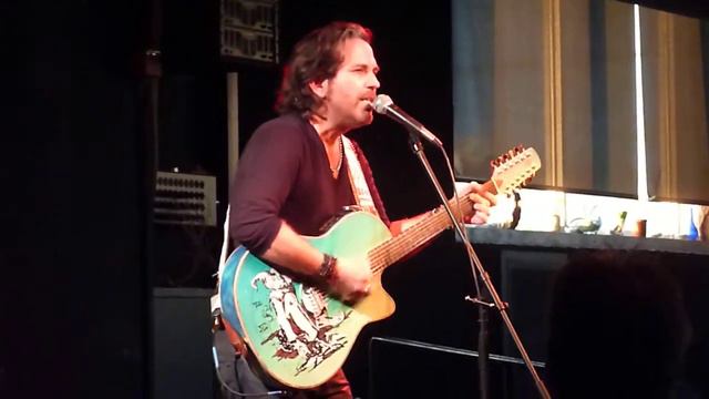 Kip Winger - Blind Revolution Mad смотреть онлайн