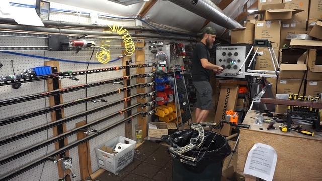 Mid level priced bow- Hoyt Torrex XT first looks смотреть онлайн