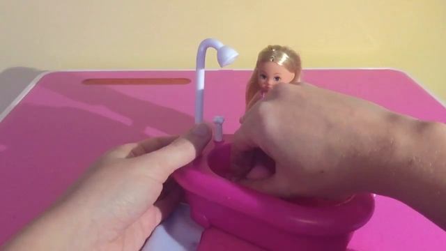 Распаковка куклы simba EviLove dog bath. Кукла купает собаку!видео для девочек!unboxing doll. смотреть онлайн