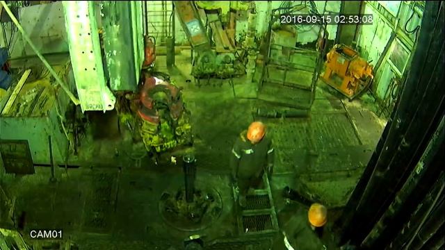 Падение верхнего привода на буровой/ Accident rig drilling (crash top drive) смотреть онлайн