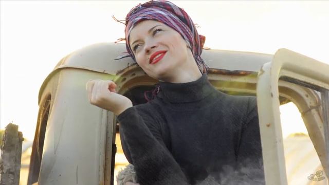 В ДЕРЕВНЕ. ( муз. Едем в соседнее село на дискотеку )Олечке. смотреть онлайн